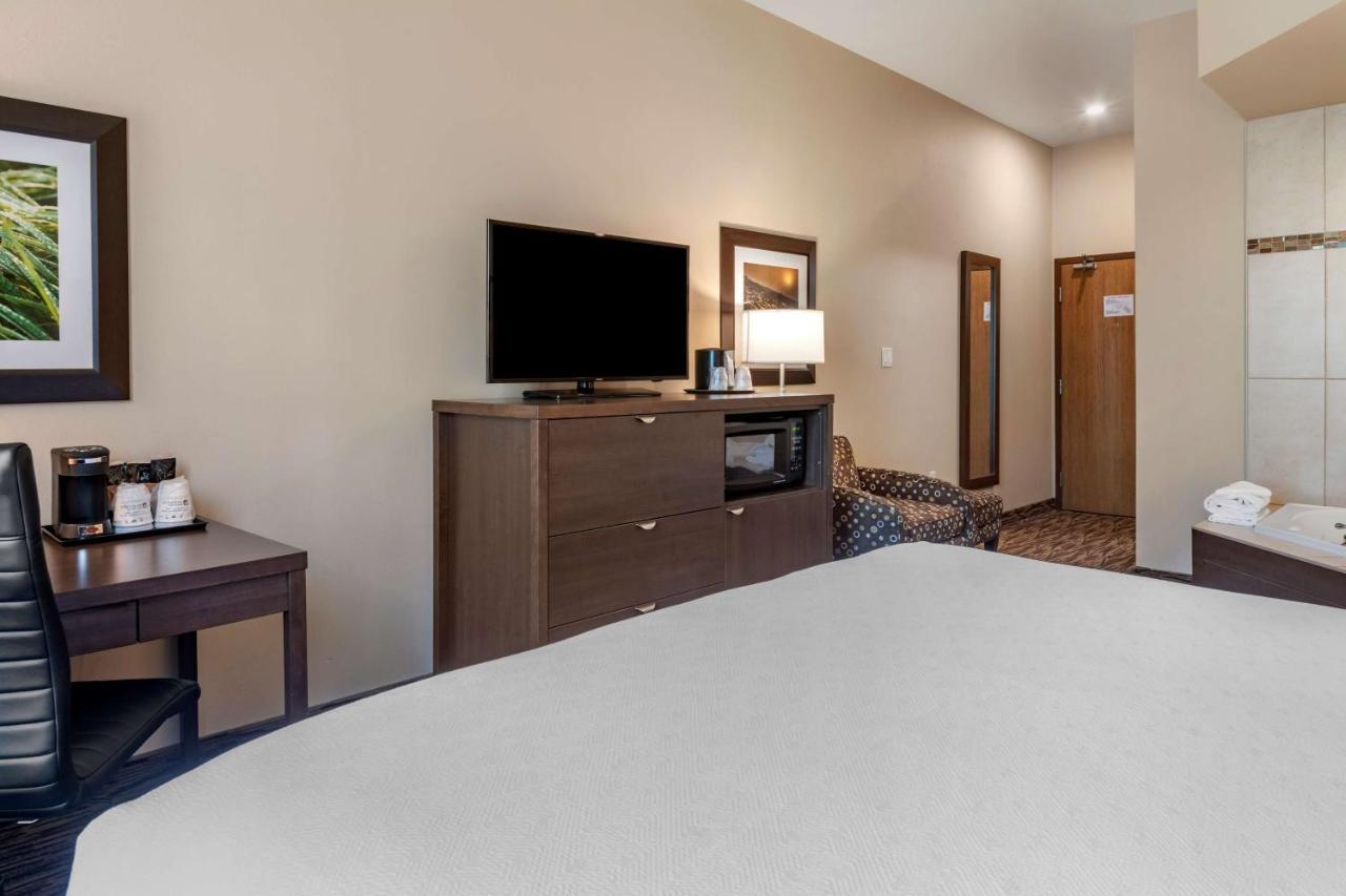 Best Western Plus Bridgewater Hotel & Convention Centre Exterior foto