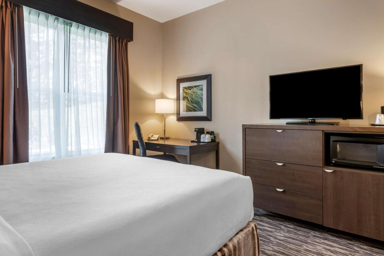 Best Western Plus Bridgewater Hotel & Convention Centre Exterior foto