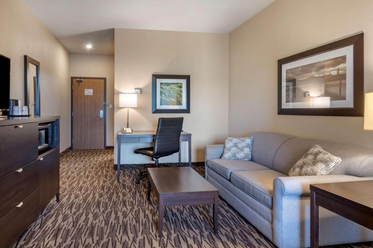 Best Western Plus Bridgewater Hotel & Convention Centre Exterior foto