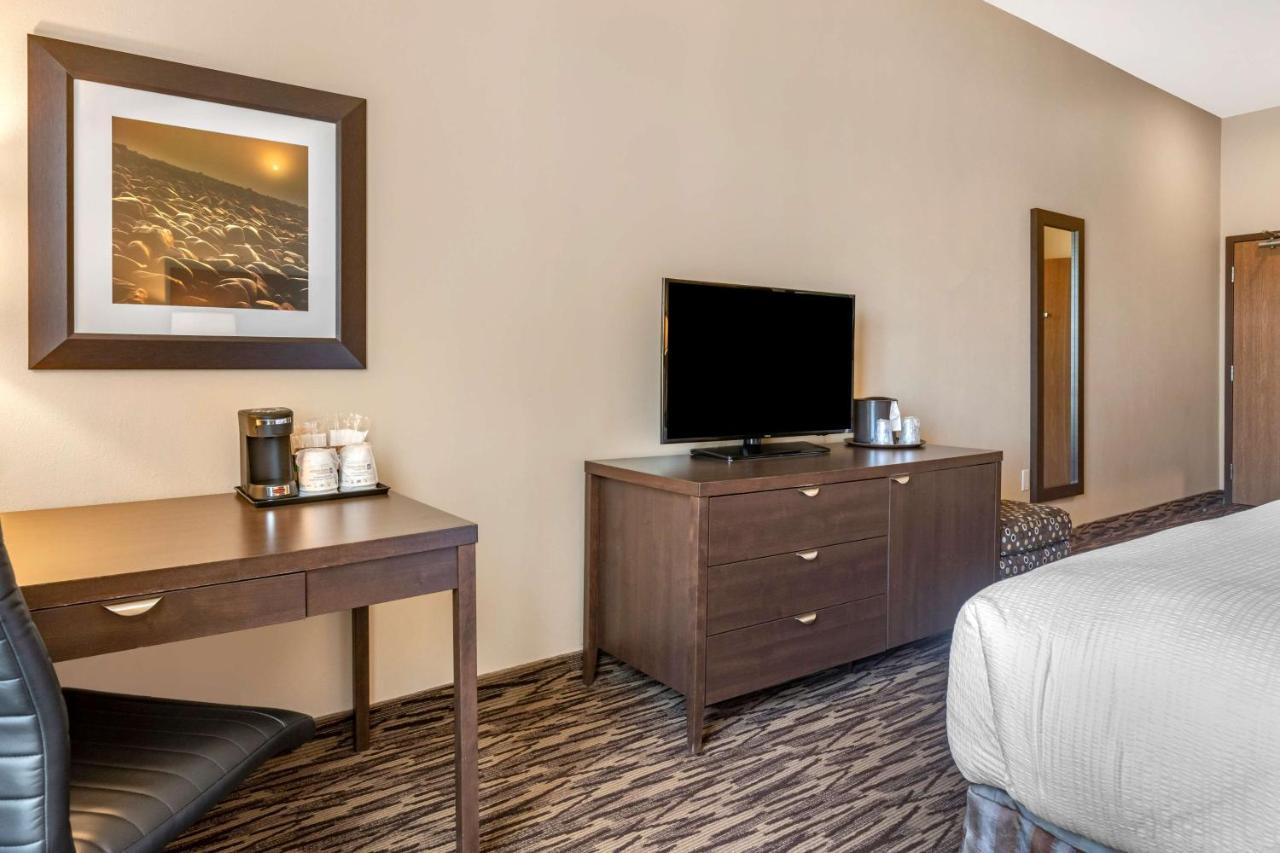 Best Western Plus Bridgewater Hotel & Convention Centre Exterior foto
