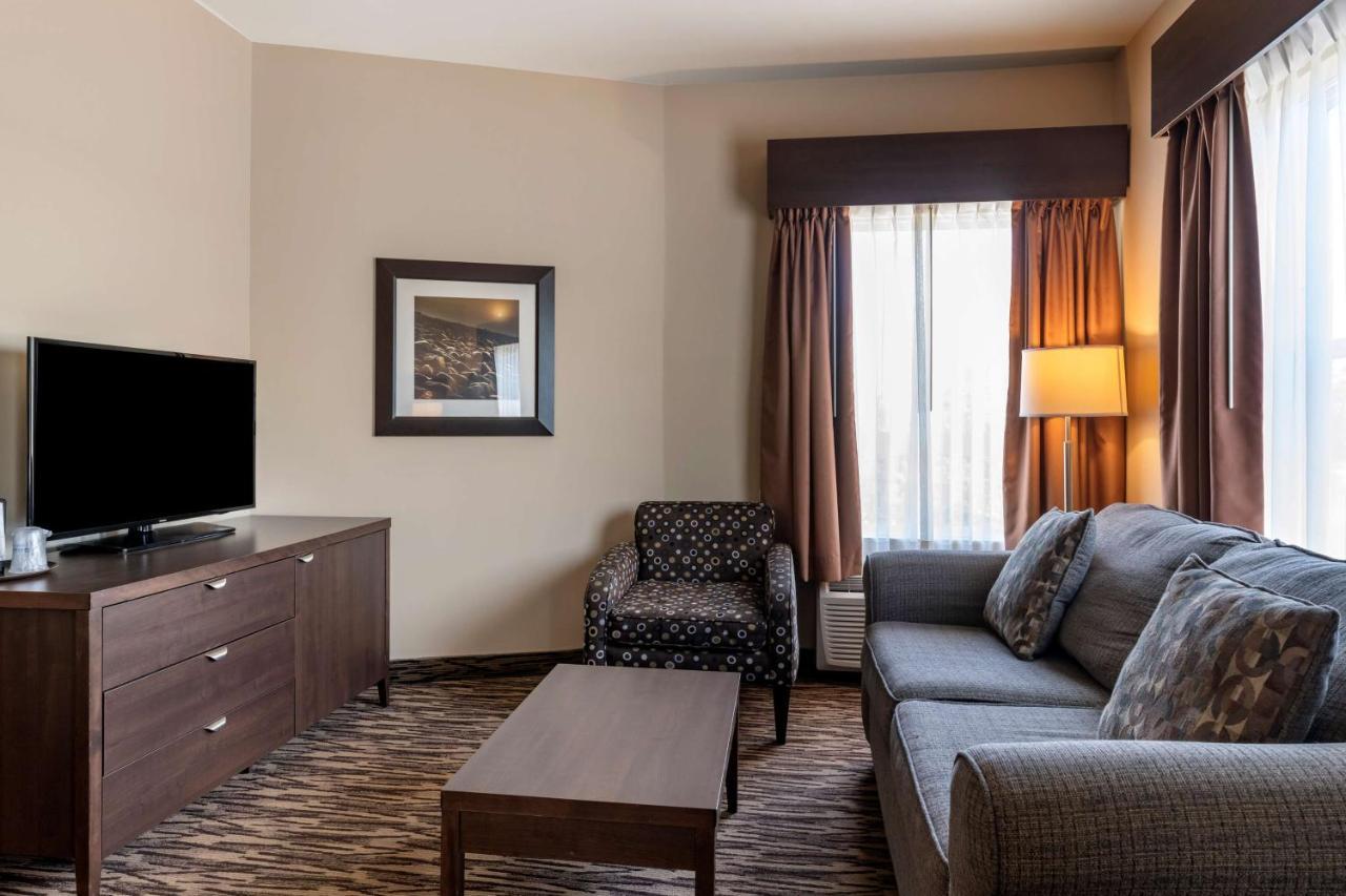 Best Western Plus Bridgewater Hotel & Convention Centre Exterior foto